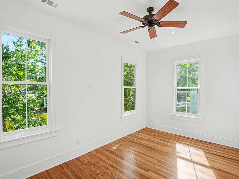 1202 E Duffy St — Photo 34
