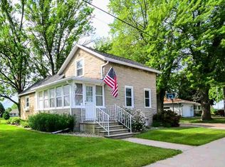 1105 Main St, Wrightstown, WI 54180