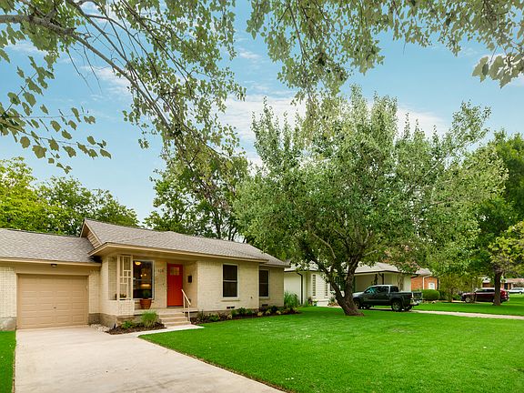 3rd image of 628 Lockwood Dr