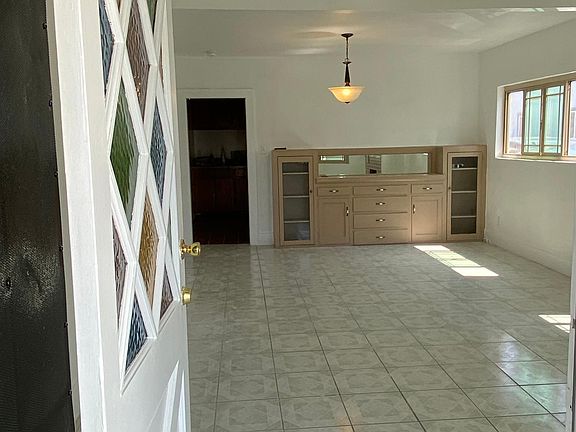 Main entrance with family room