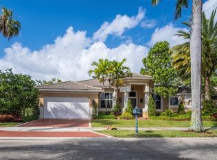 2581 Mayfair Ln, Weston, FL 33327