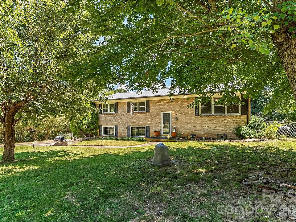 1st image of 312 Hidden Valley Cir