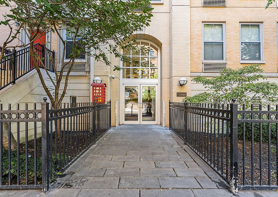 1st image of 149 Essex St APT 6M