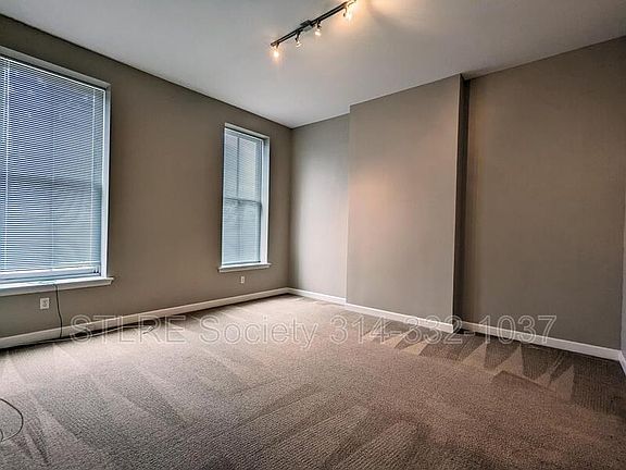 4th image of 7401 S Broadway #B