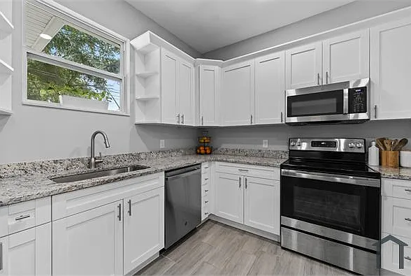 4602 N Manley St — Photo 10