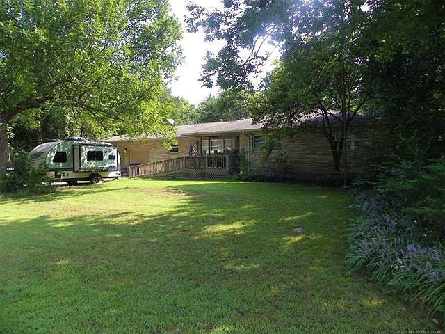 2nd image of 617 S Pecan St