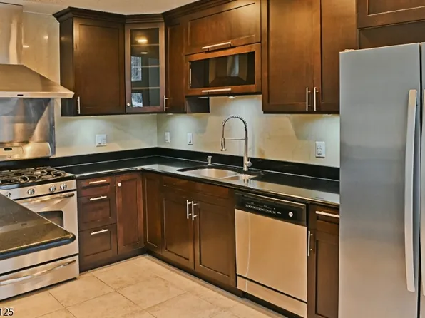 55 Heritage Ct, Montville Twp., NJ 07082