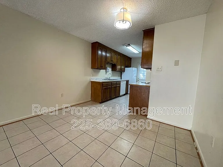 10642 Stanley Aubin Ln #C — Photo 3
