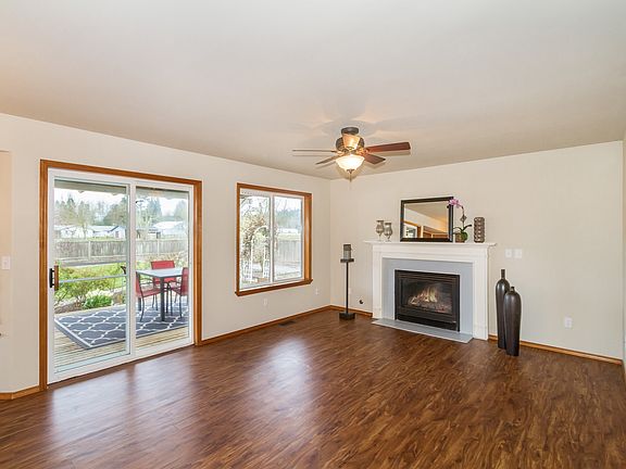 5th image of 10316 151st Avenue Ct E