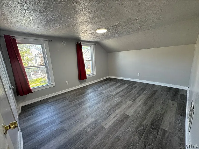 108 Gold St — Photo 7