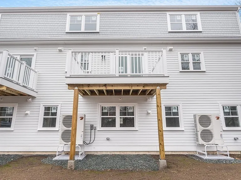 451 Essex St #2 — Photo 24