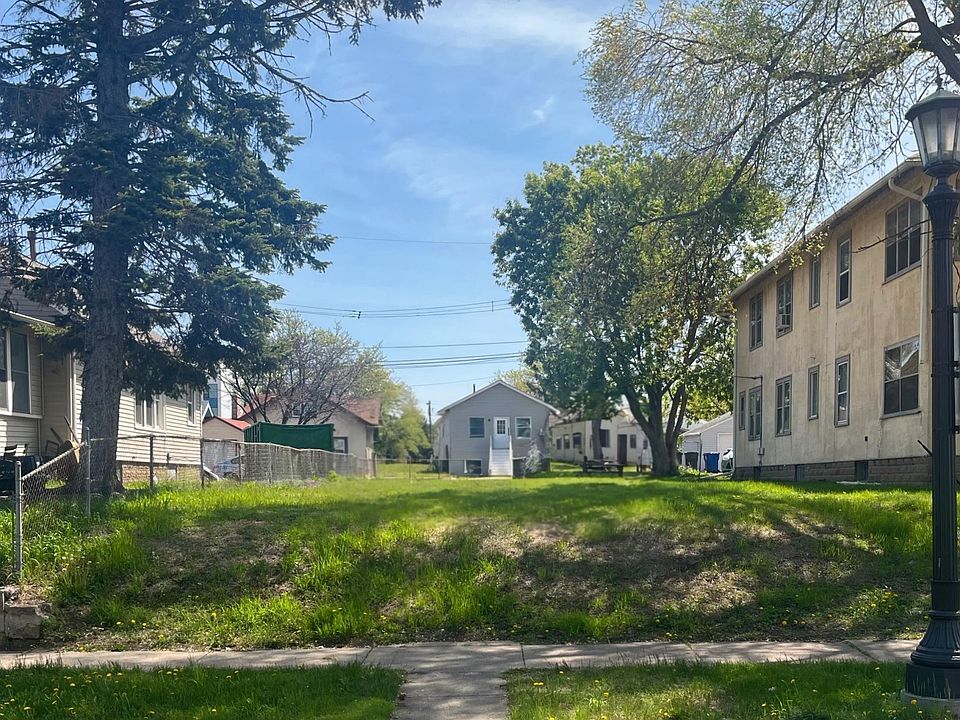 1st image of 390 Fry St