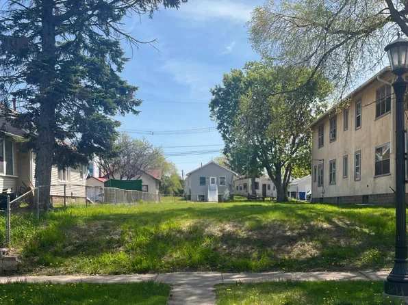 390 Fry St, Saint Paul, MN 55104