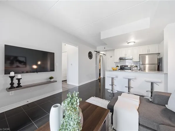 1421 Costigan Rd #506, Milton, ON L9T 2N4