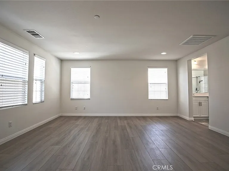 683 Huron Pl — Photo 7