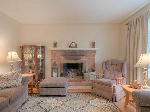 5th image of 504 Alleghany St