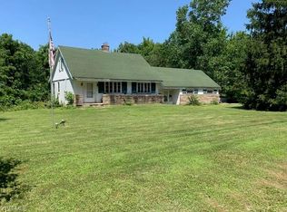 10479 Grandview Dr, Kirtland, OH 44094