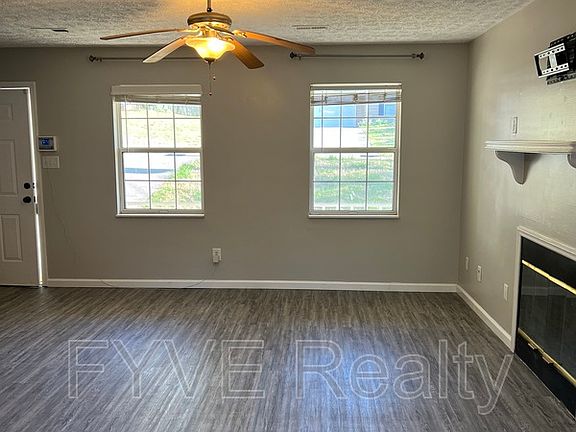 3rd image of 6014 Waterbury Ln