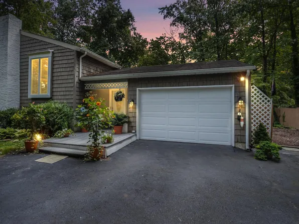 812 Birch Ter, Williamstown, NJ 08094