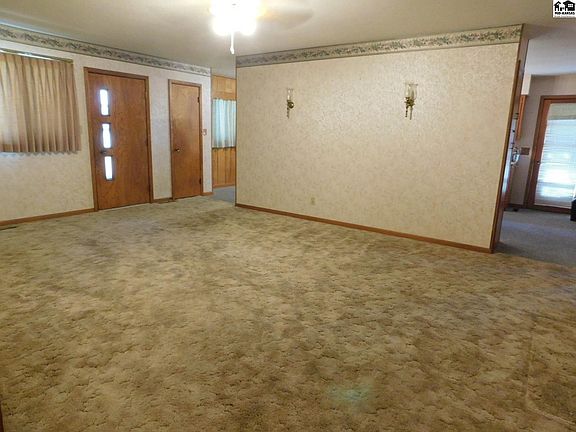3rd image of 4307 N Plum St