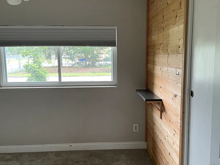 1032 NE 19th Pl — Photo 8