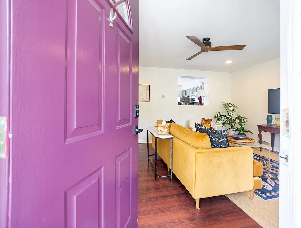 3 bed, 2.5 bath, 1220 sqft, $3,300 — Photo 3