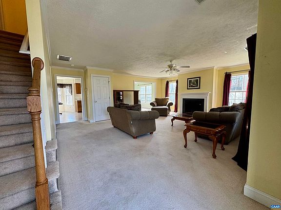 3rd image of 212 Kingsport Rd