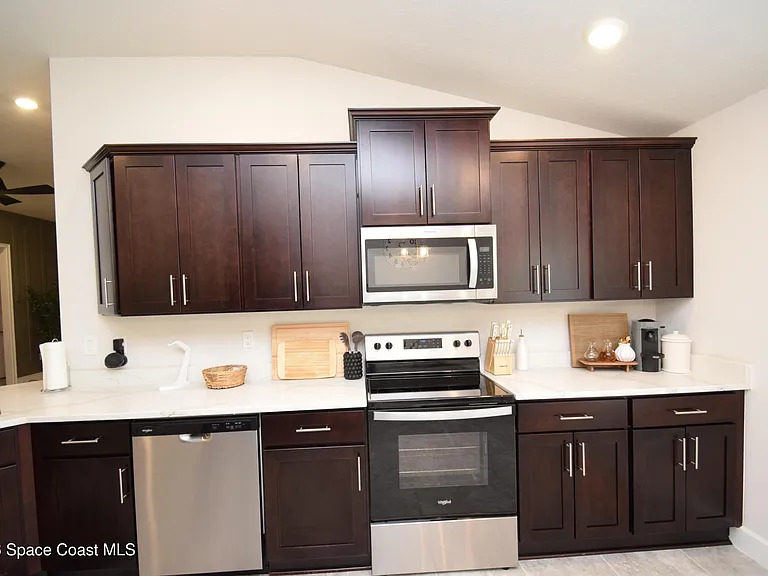 2585 Roygaris St NW — Photo 14
