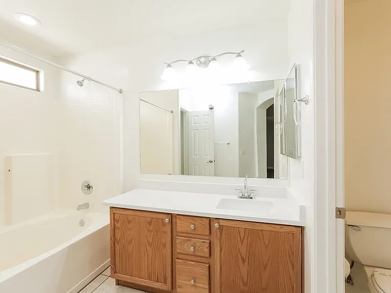 4218 N 92nd Ln — Photo 10