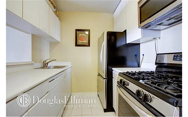 Rented by Douglas Elliman | media 81