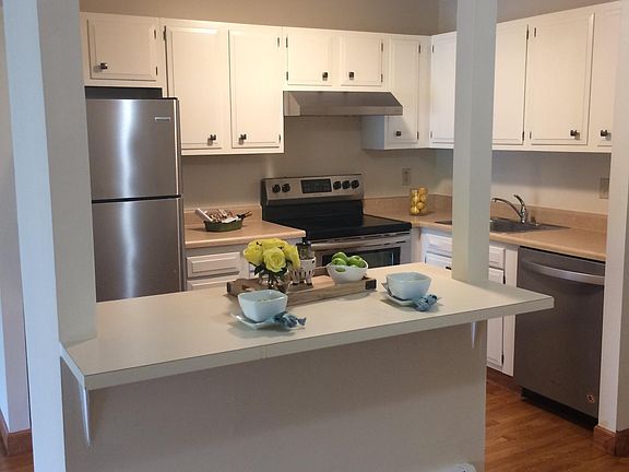 Updated kitchen with new stainless steel appliances
