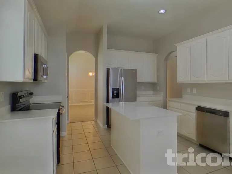 1217 Glencoe Dr — Photo 5
