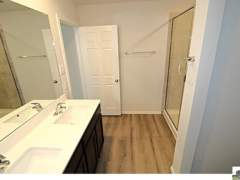 2466 Bee Creek Dr — Photo 13