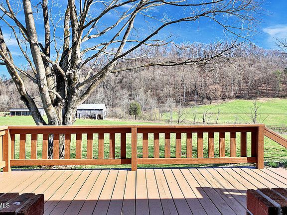 5th image of 844 Stanley Valley Rd