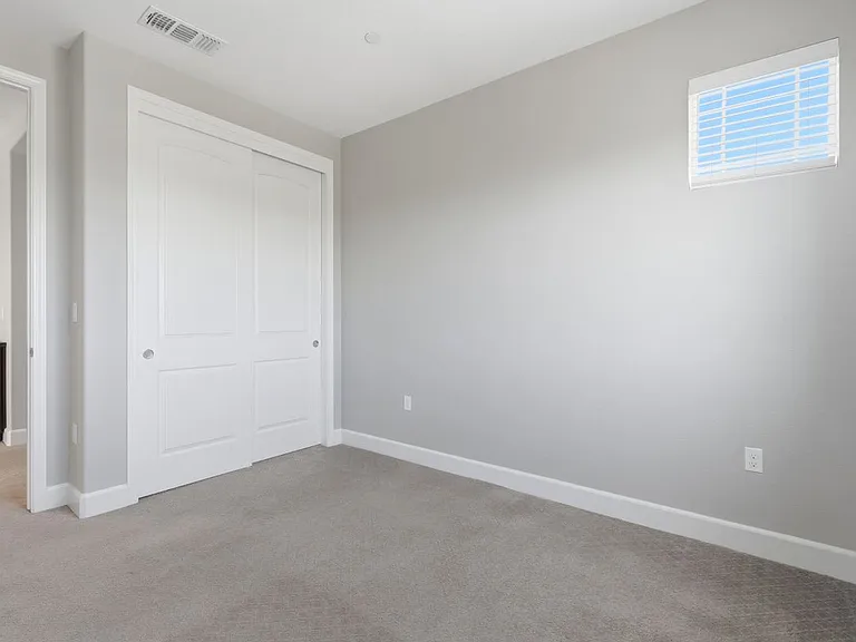 453 Diamond Peak Ln — Photo 27