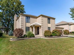 9832 Twin Creek Blvd, Munster, IN 46321