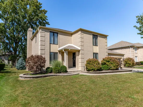 9832 Twin Creek Blvd, Munster, IN 46321