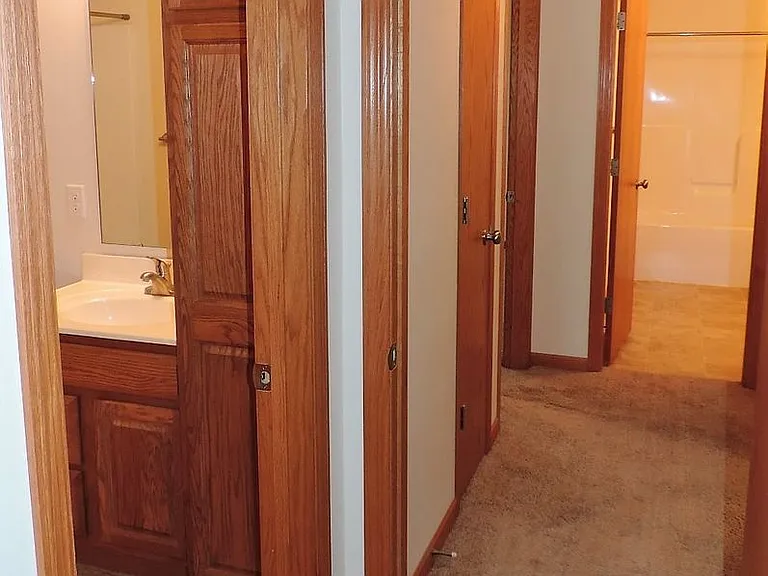 545 Pond View Drive — Photo 9
