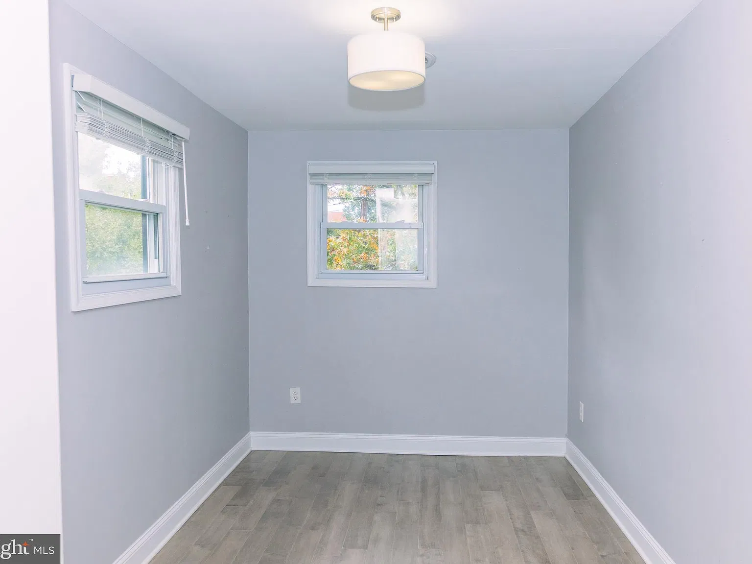 3 bed, 2.5 bath, 1919 sqft, $2,600 — Photo 2