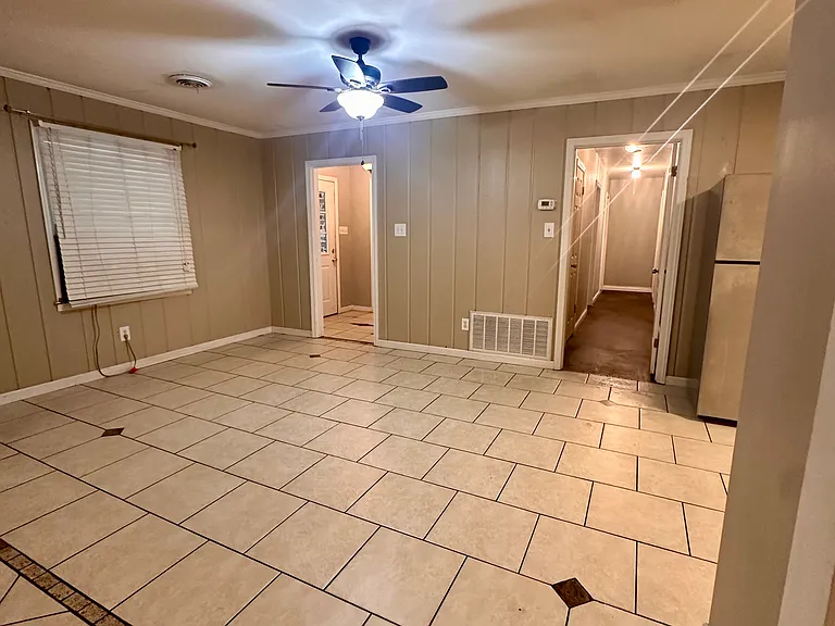 1564 Montclair Cir S — Photo 13