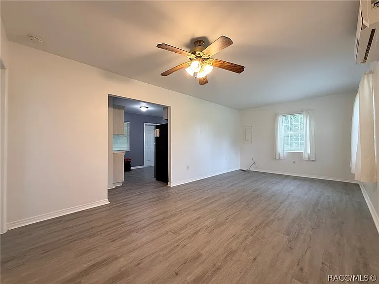10715 N Northcut Ave — Photo 20