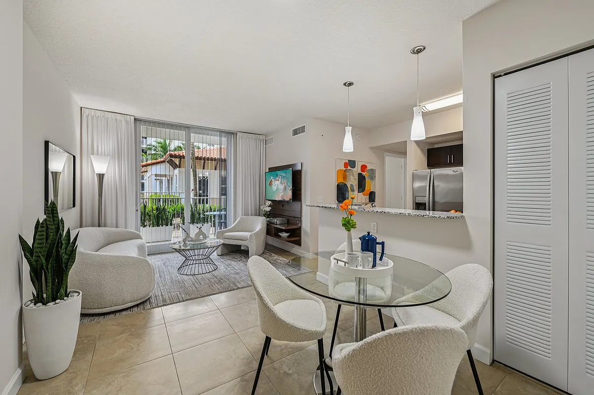 Building Photo - Gran Vista at Doral