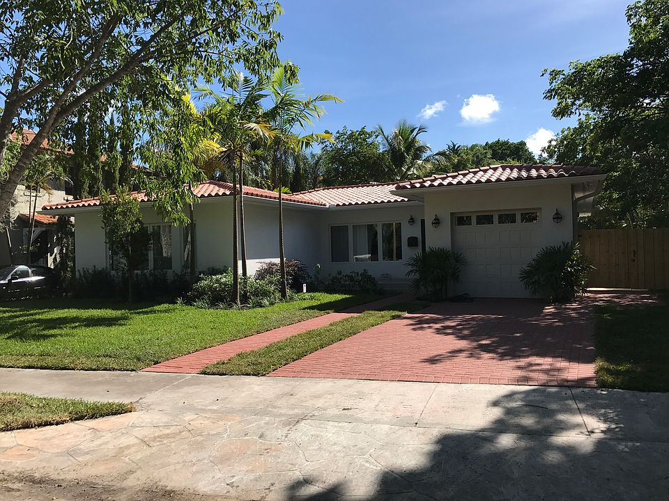 1st image of 5990 NE 6th Ct