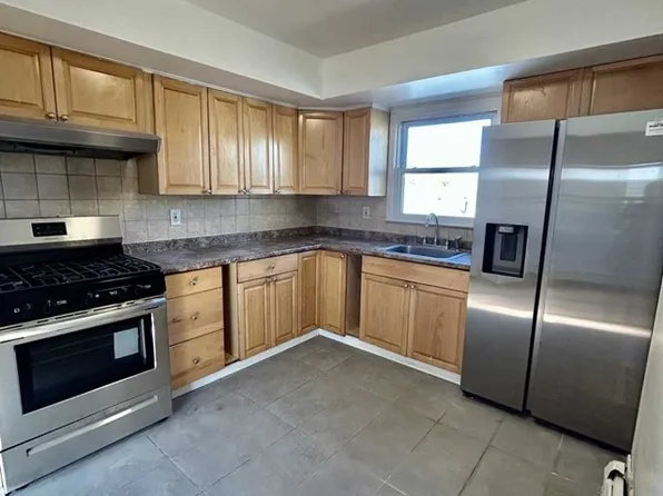 6214 Meadowview Avenue image 2 of 8