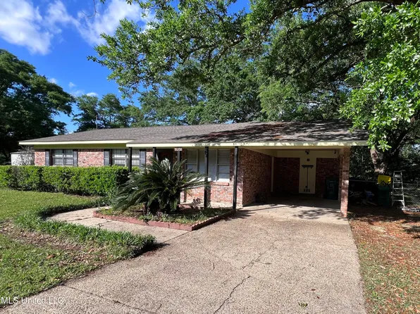 13820 Wolf Ridge Rd, Moss Point, MS 39562