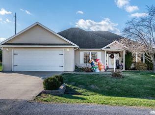 411 Prince Ln, Herrin, IL 62948