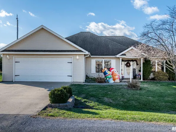 411 Prince Ln, Herrin, IL 62948