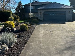 487 Creekside Cir, Central Pt, OR