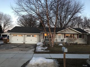 808 S Main St, Lennox, SD 57039