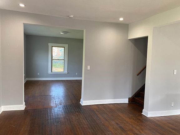 3rd image of 1433 Midland Ave #1433